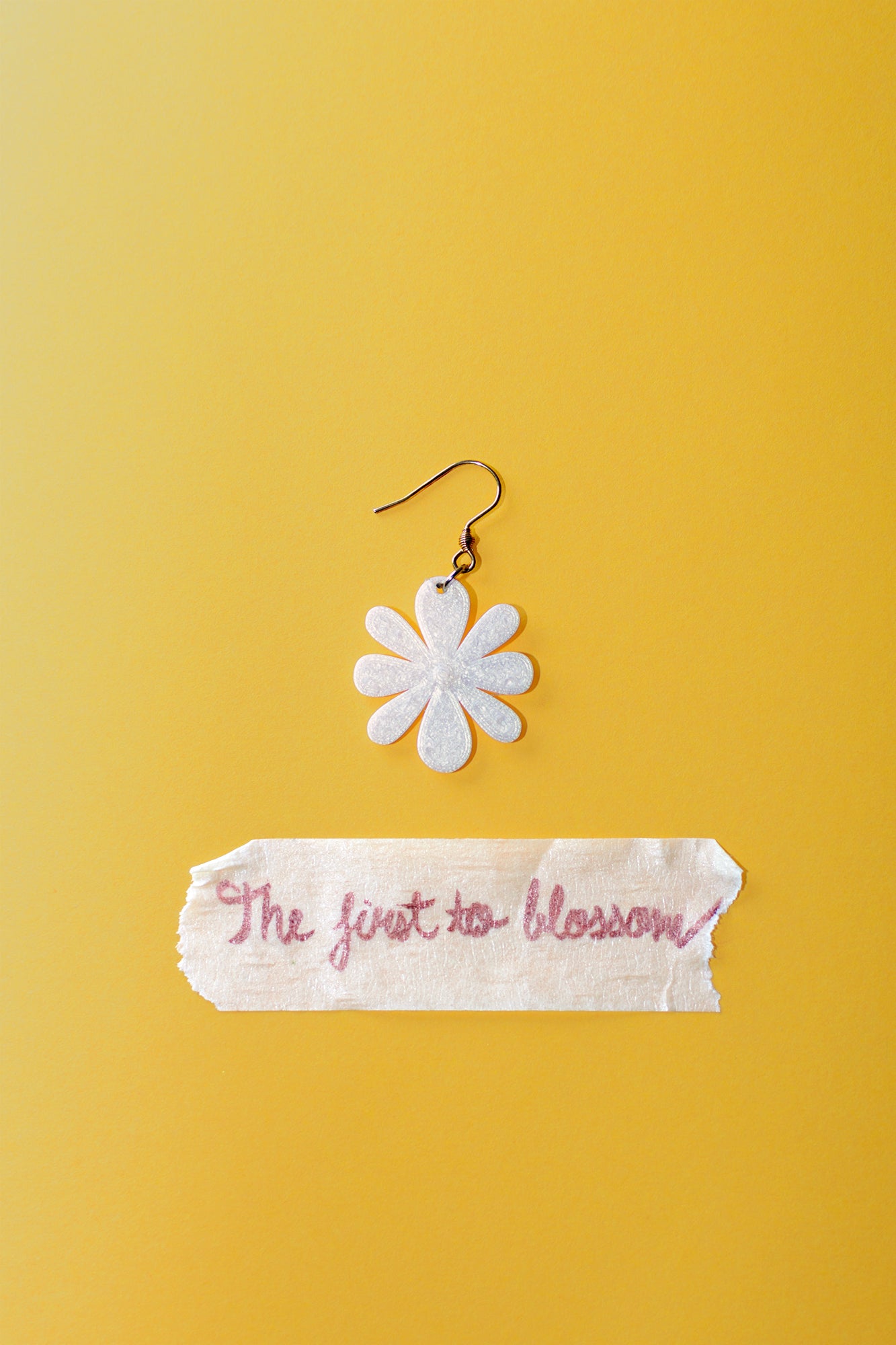 Pendientes The first to blossom